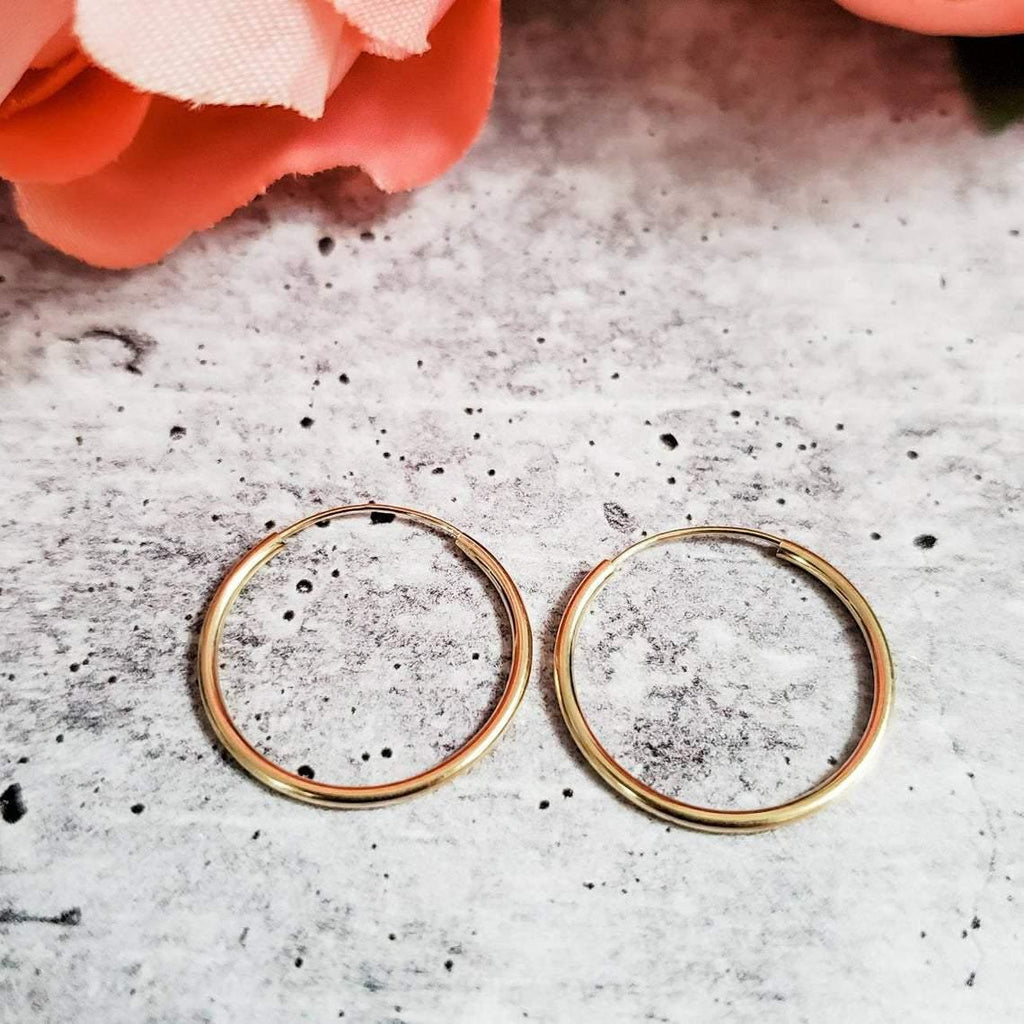 14K Gold Initial Endless Creolen