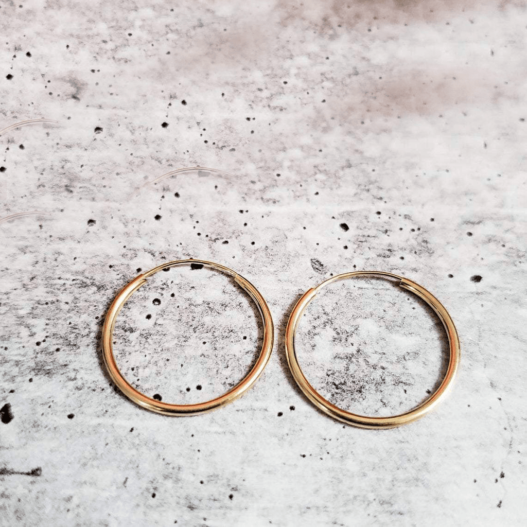 14K Gold Initial Endless Creolen