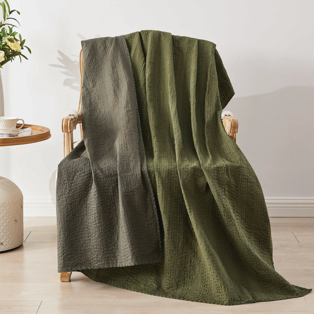 Handgenähte wendbare Kantha-Überwürfe