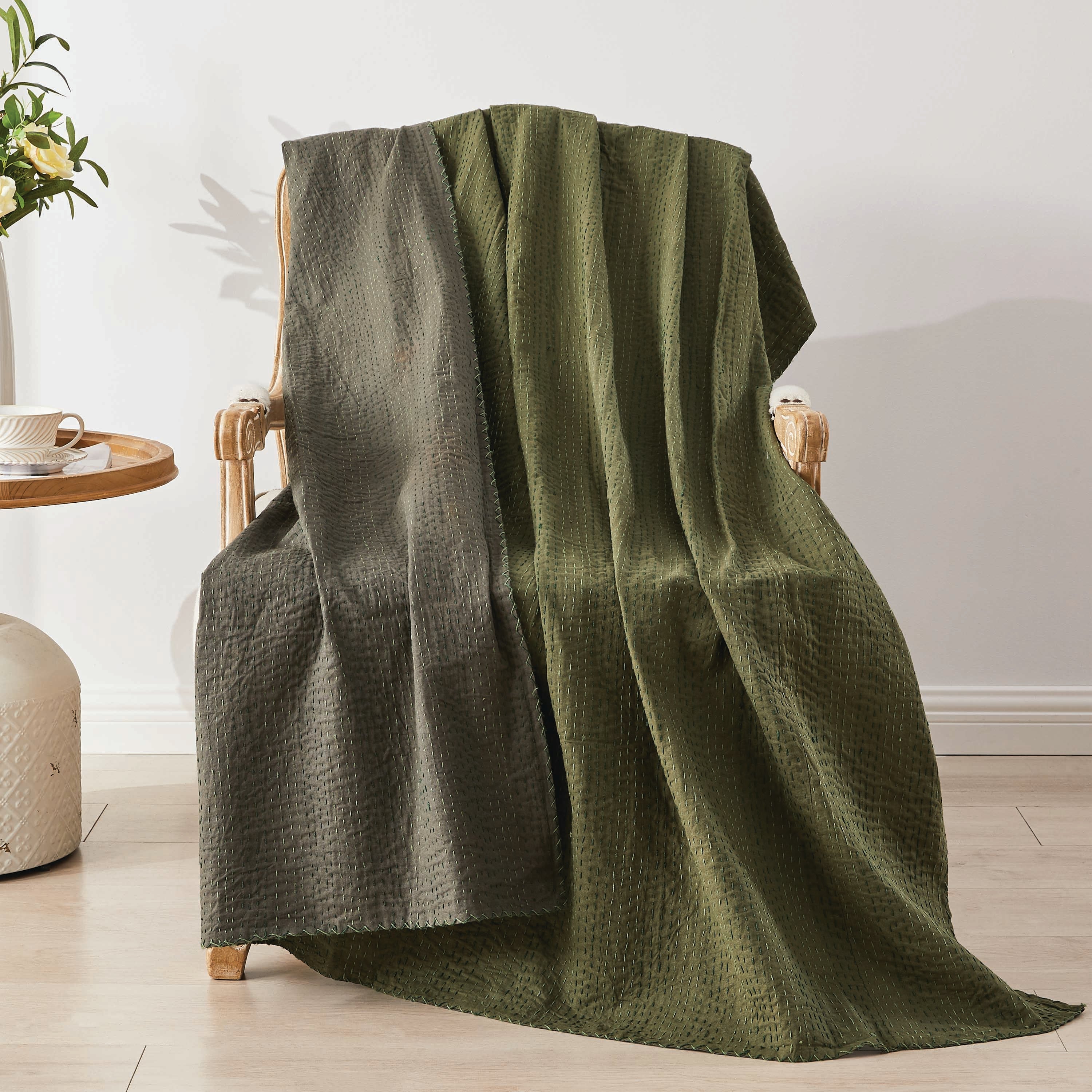 Handgenähte wendbare Kantha-Überwürfe