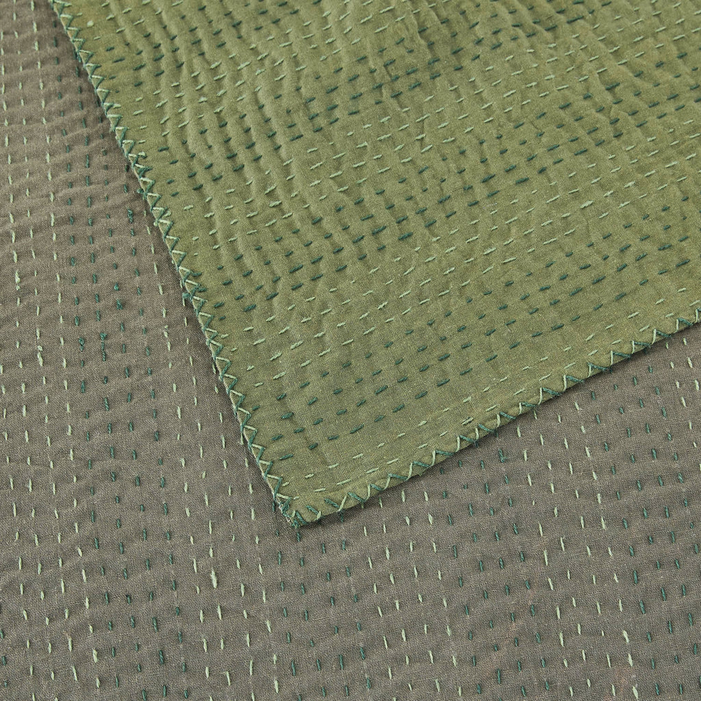 Handgenähte wendbare Kantha-Überwürfe