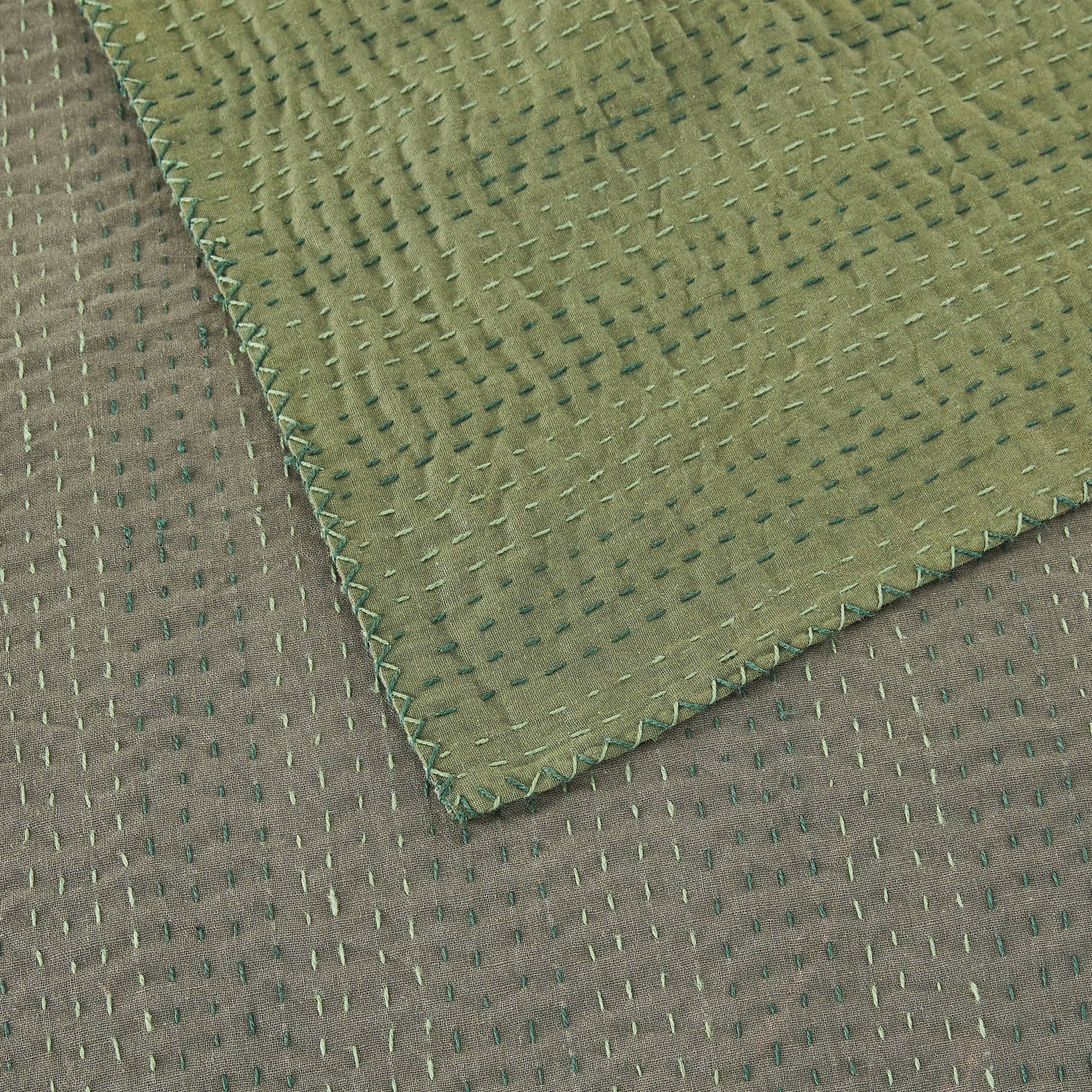 Handgenähte wendbare Kantha-Überwürfe
