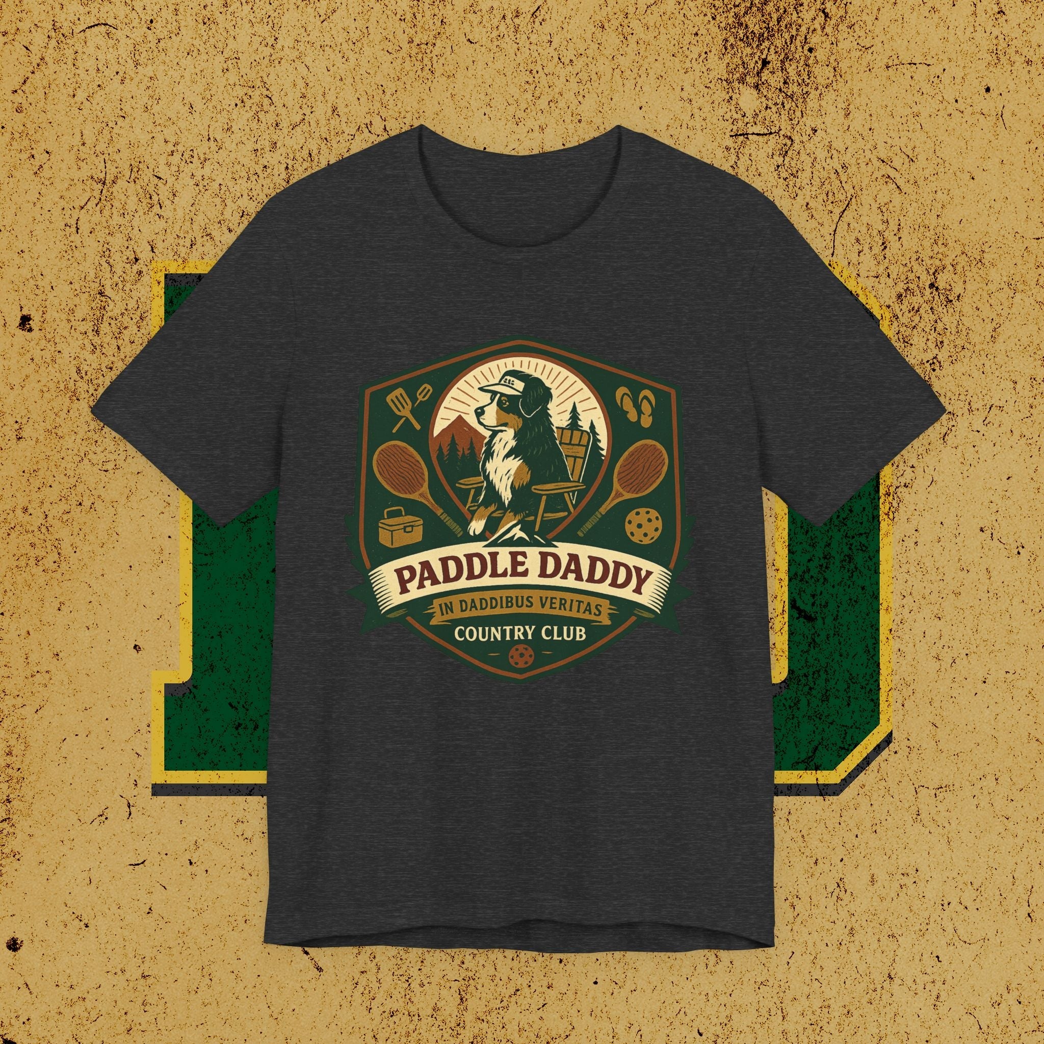 Paddle Daddy Country Club T-Shirt, Chloe Dog Grafik-T-Shirt, lustiges Pickleball & Grill Shirt, In Daddibus Veritas Dadcore Kleidung
