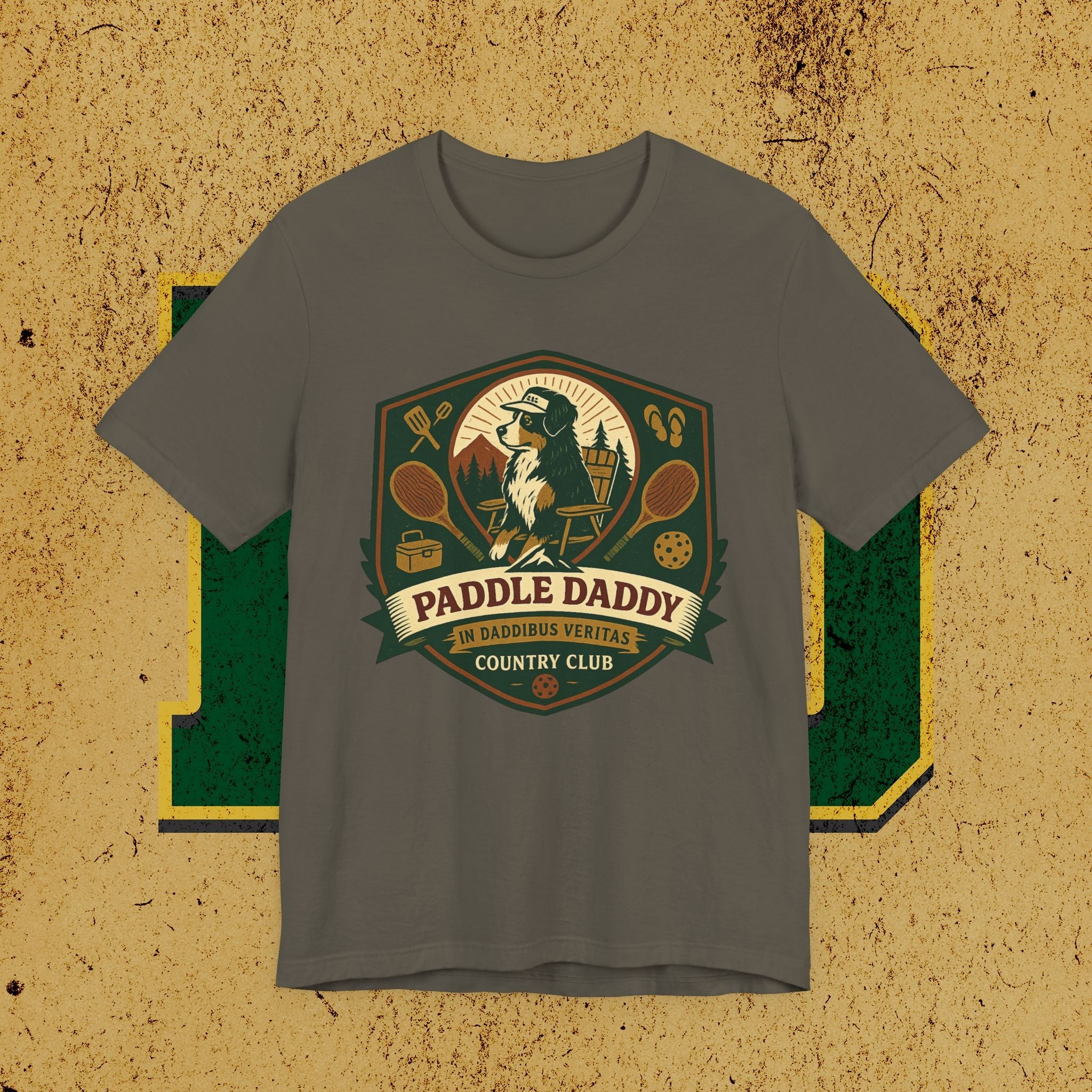 Paddle Daddy Country Club T-Shirt, Chloe Dog Grafik-T-Shirt, lustiges Pickleball & Grill Shirt, In Daddibus Veritas Dadcore Kleidung
