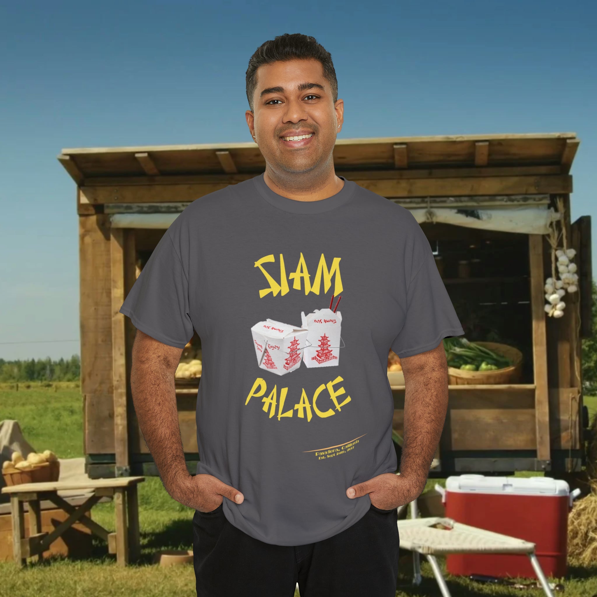 "DirkyThreadz Siam Palace T-Shirt – Mutiges Take-out-Grafikdesign aus schwarzer Baumwolle"