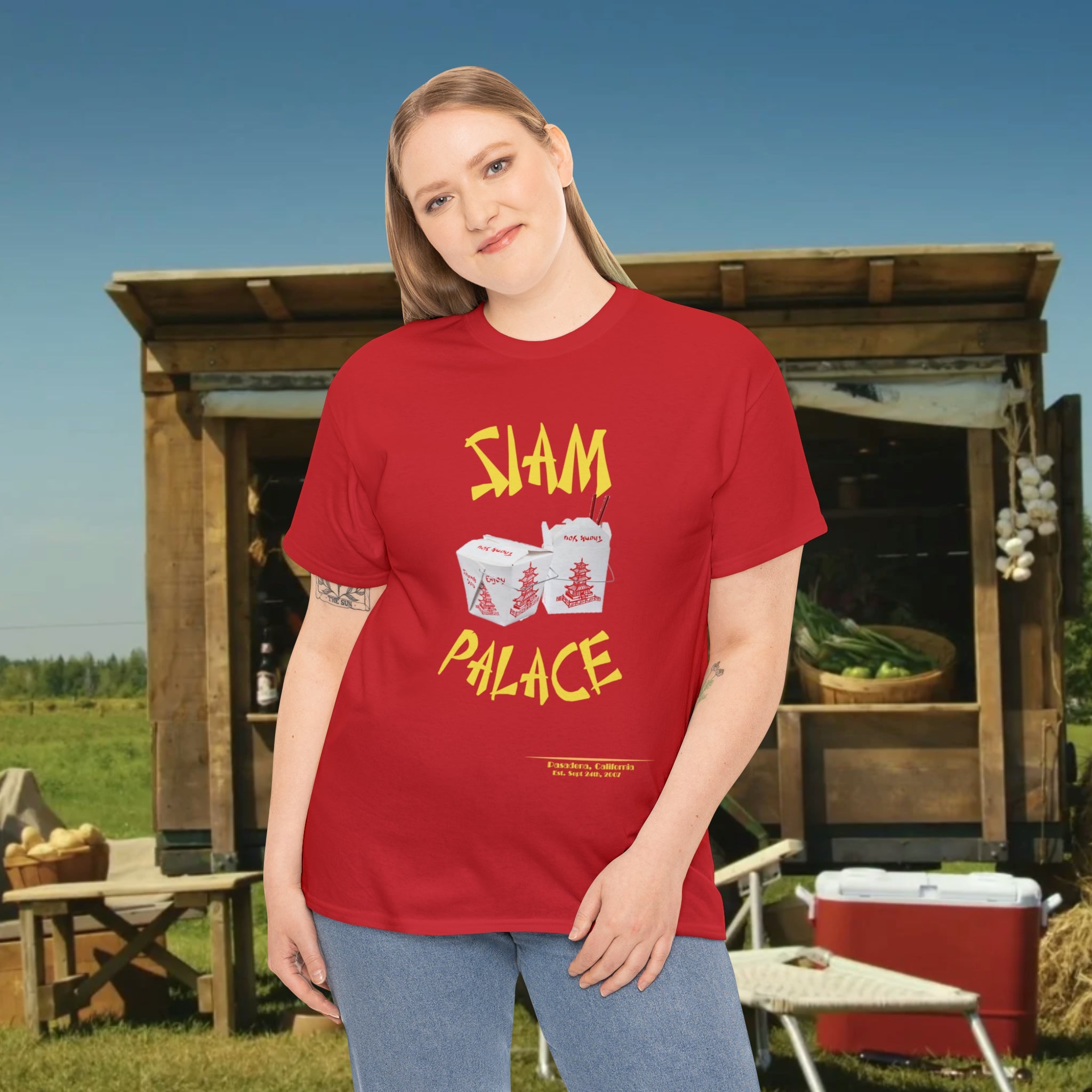 "DirkyThreadz Siam Palace T-Shirt – Mutiges Take-out-Grafikdesign aus schwarzer Baumwolle"