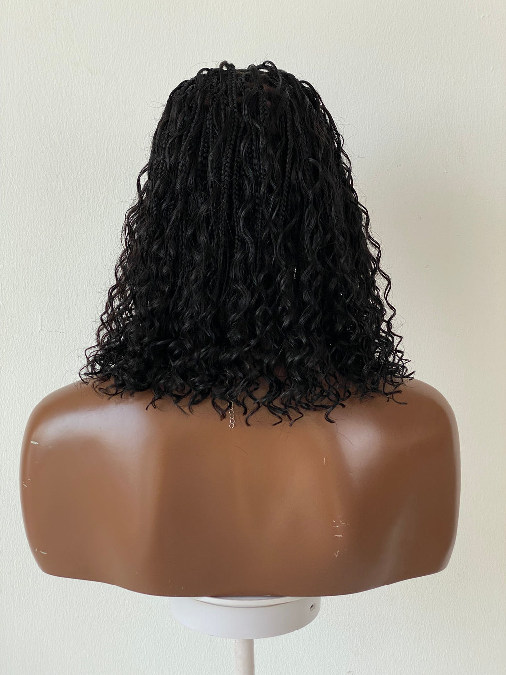 Kurze böhmische, knotenlose Bob-Perücke (100 % HD Echthaar Spitze & Locken) Farbe Schwarz TARA