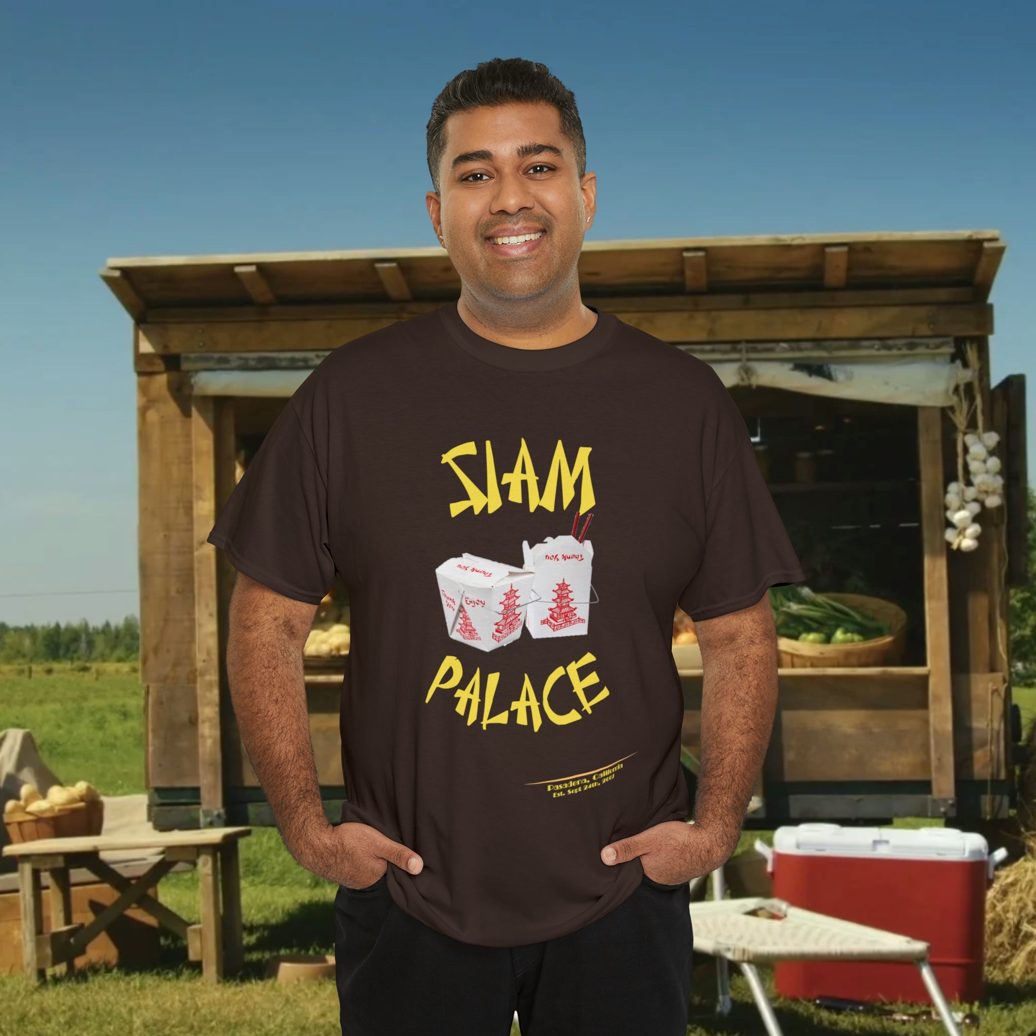 "DirkyThreadz Siam Palace T-Shirt – Mutiges Take-out-Grafikdesign aus schwarzer Baumwolle"