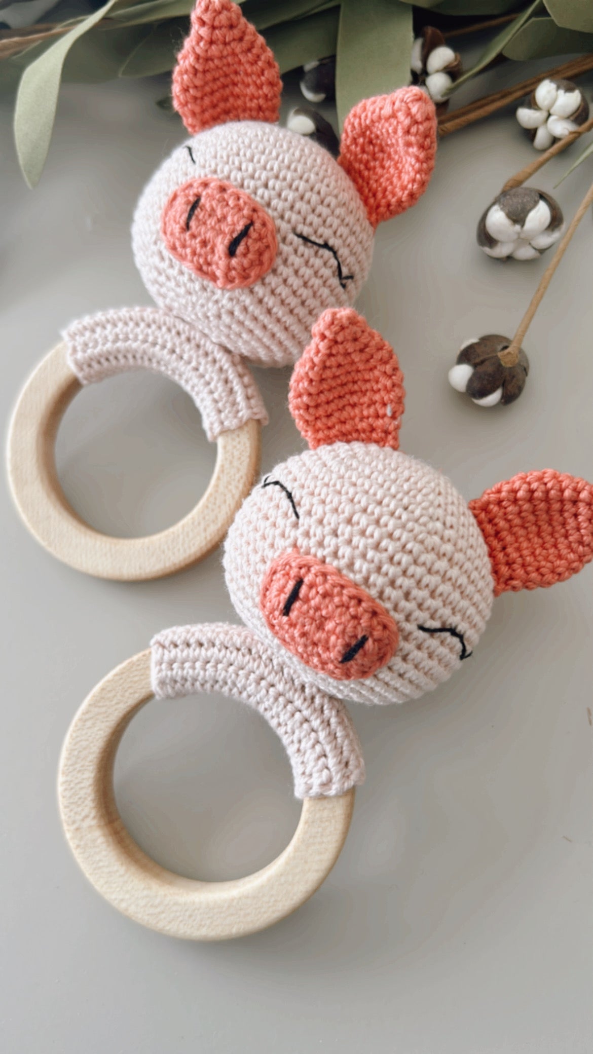 Geschenk zur Babyparty für Bauernhof-Thema - Schweinchen-Rassel