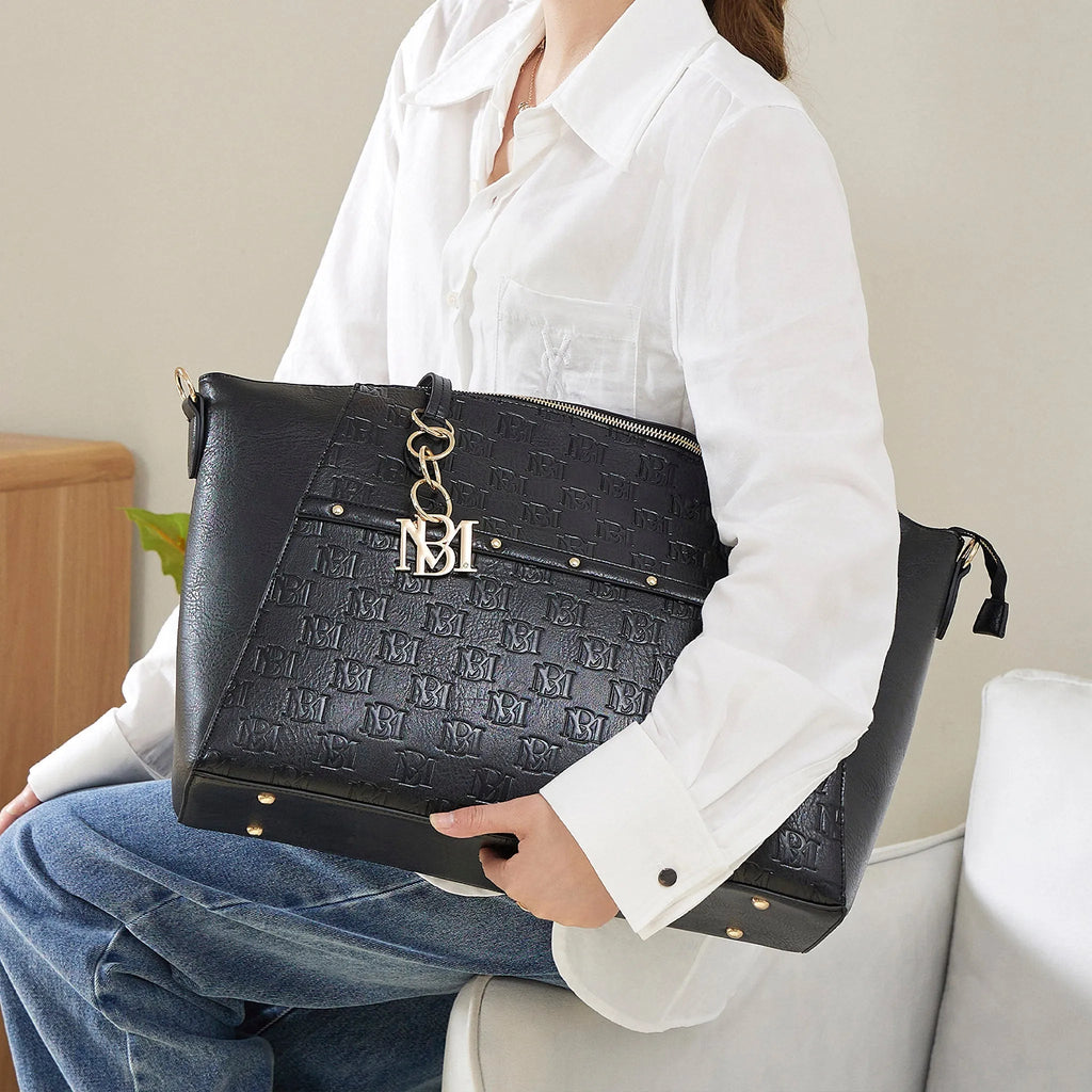 Caroline Weekender-Reisetasche aus veganem Leder mit Monogramm