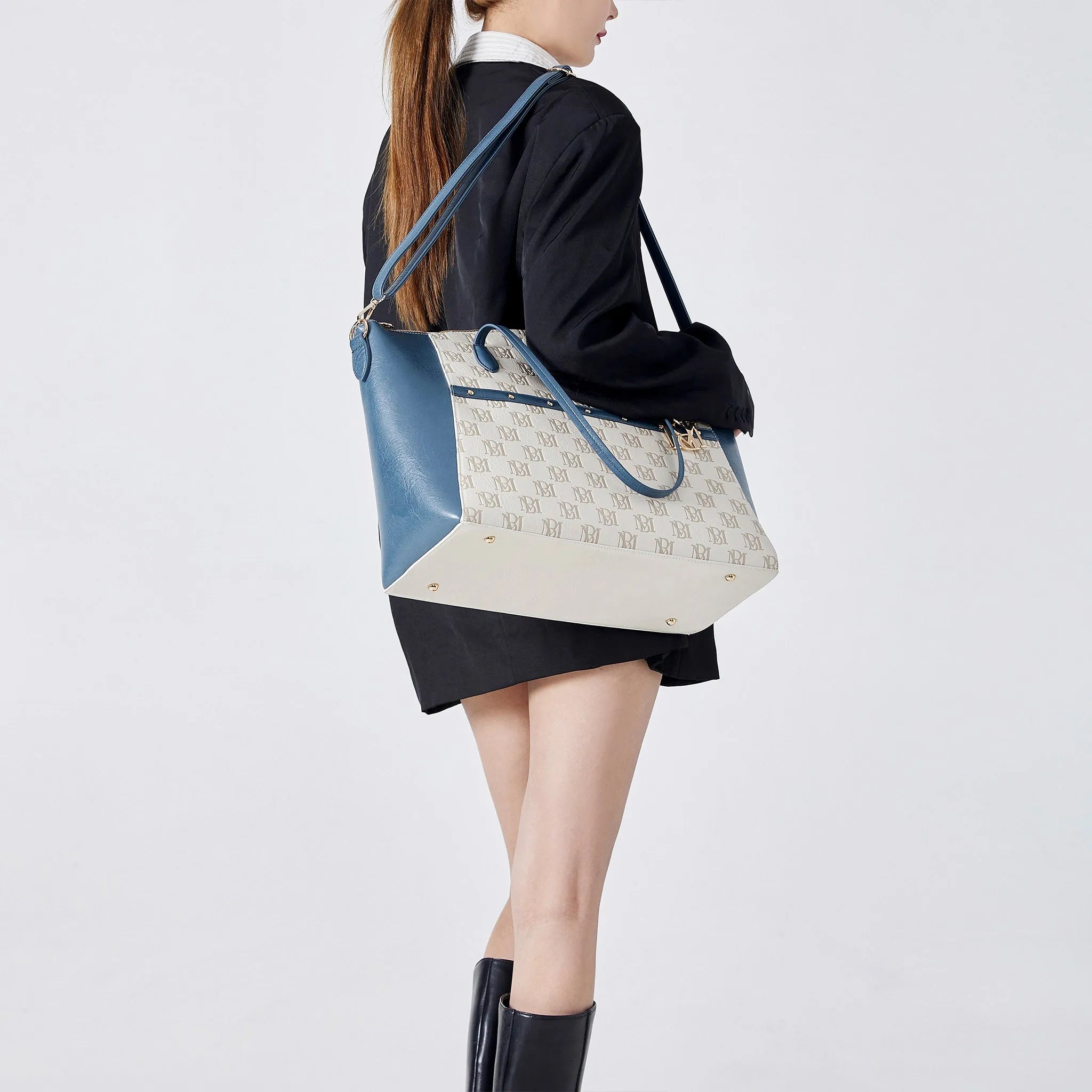 Caroline Weekender-Reisetasche aus veganem Leder mit Monogramm