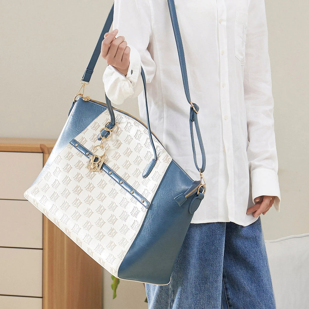 Caroline Weekender-Reisetasche aus veganem Leder mit Monogramm