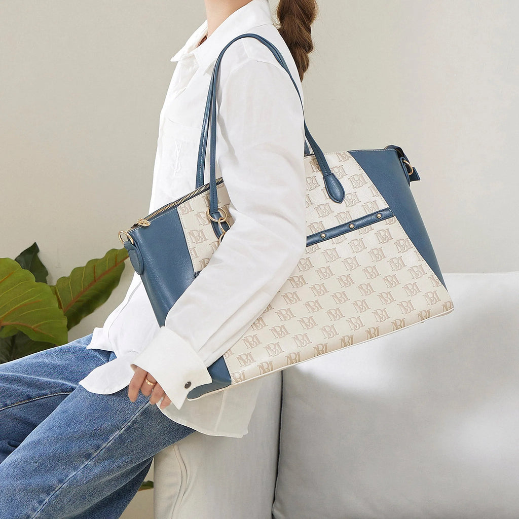 Caroline Weekender-Reisetasche aus veganem Leder mit Monogramm