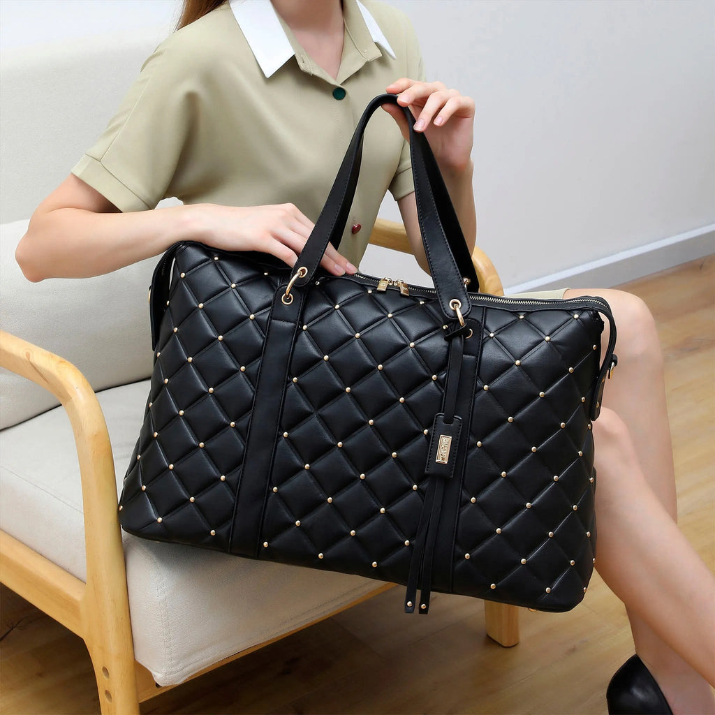 Große Wochenendtasche aus veganem Leder mit Rautensteppung