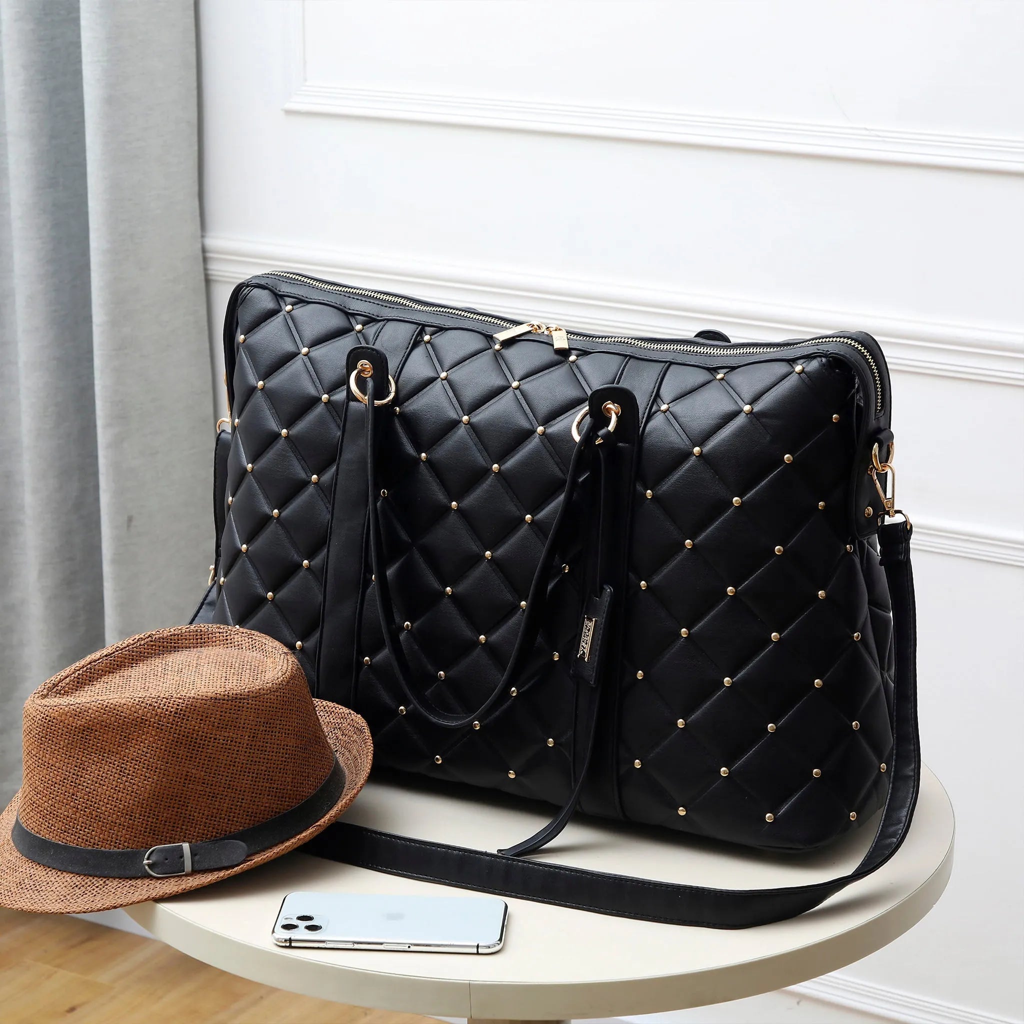 Große Wochenendtasche aus veganem Leder mit Rautensteppung