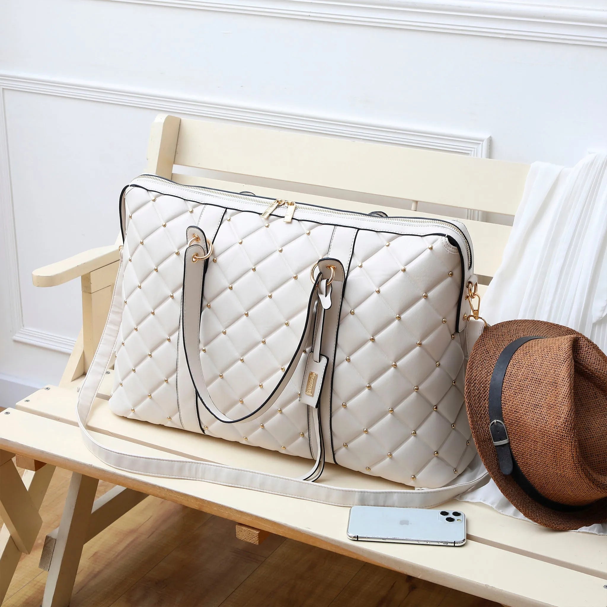 Große Wochenendtasche aus veganem Leder mit Rautensteppung