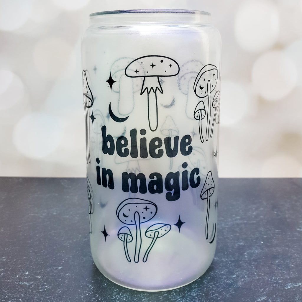 Glaube an Zauberpilz Halloween Tasse