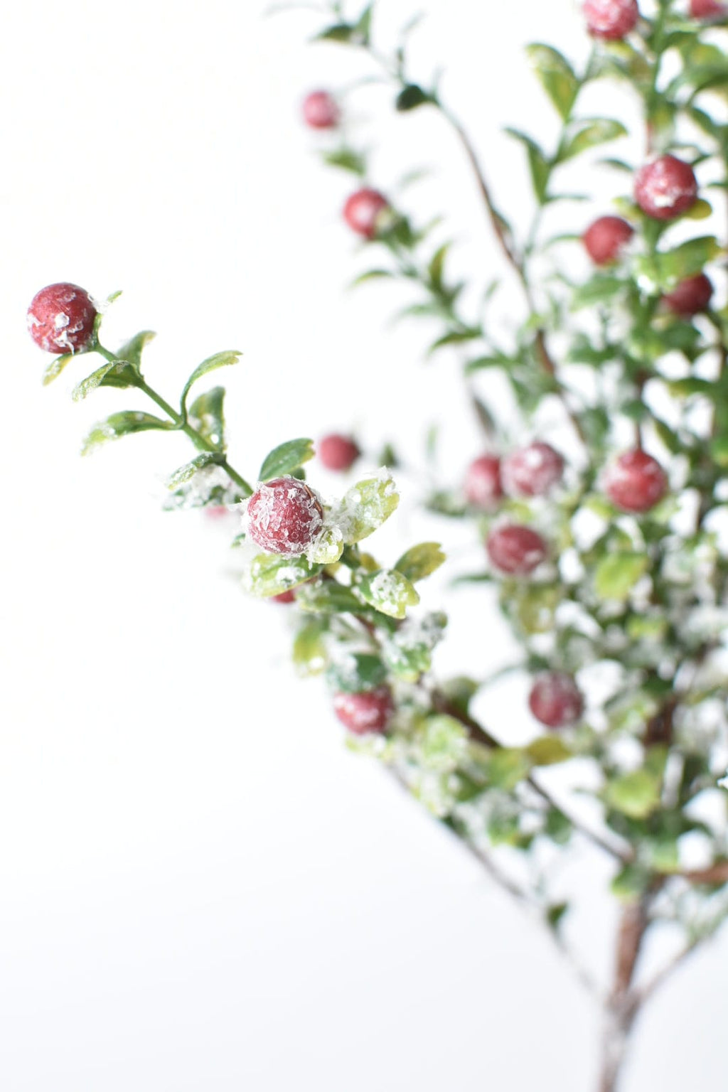 21" Kunst-Frostgrün mit roten Beeren am Stiel