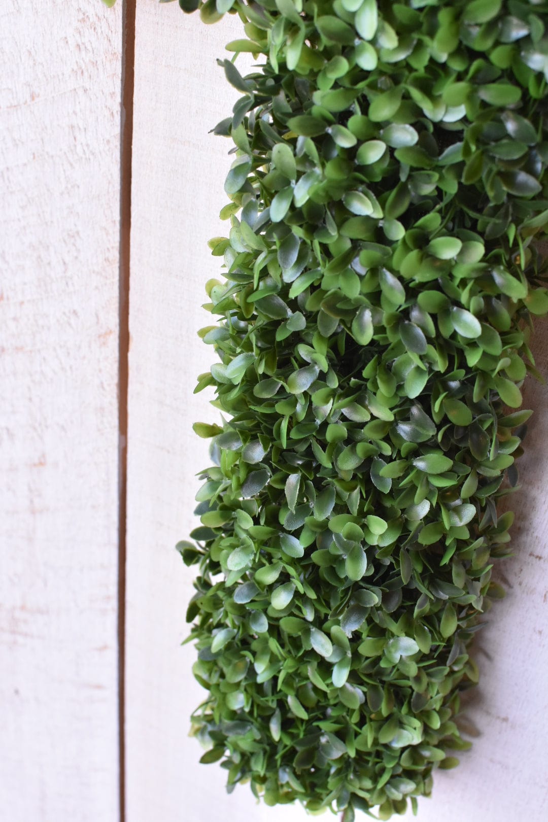 27" UV-geschützter Kreuzkranz aus künstlichem Buchsbaum