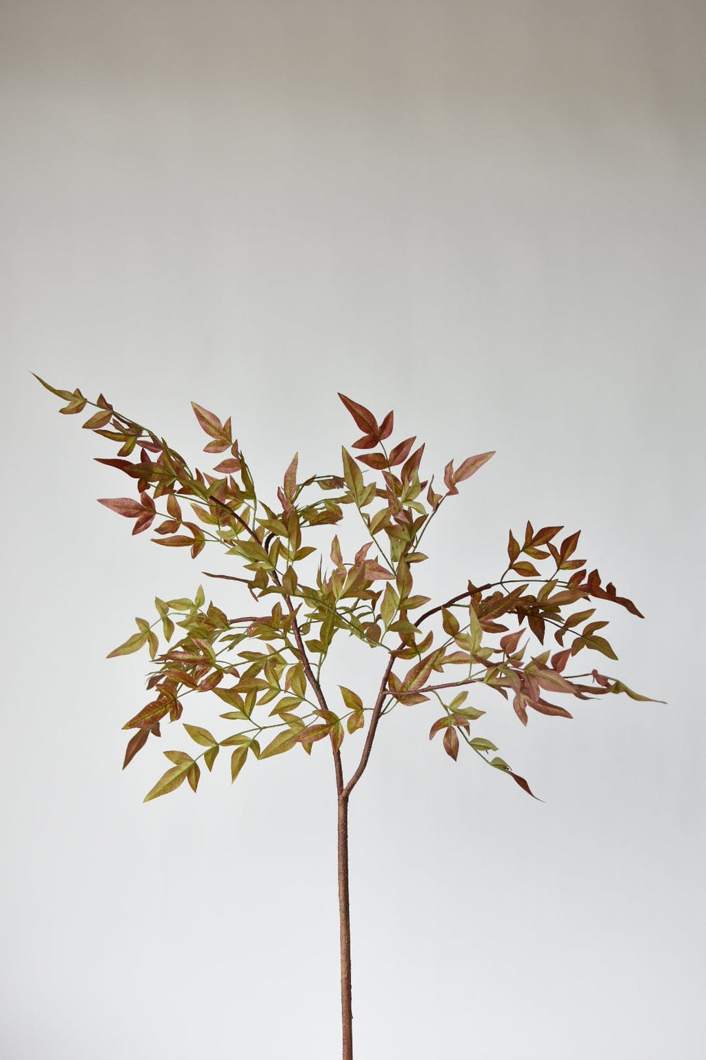 101 cm künstliches Nandina-Herbstlaub – Grün/Bordeaux