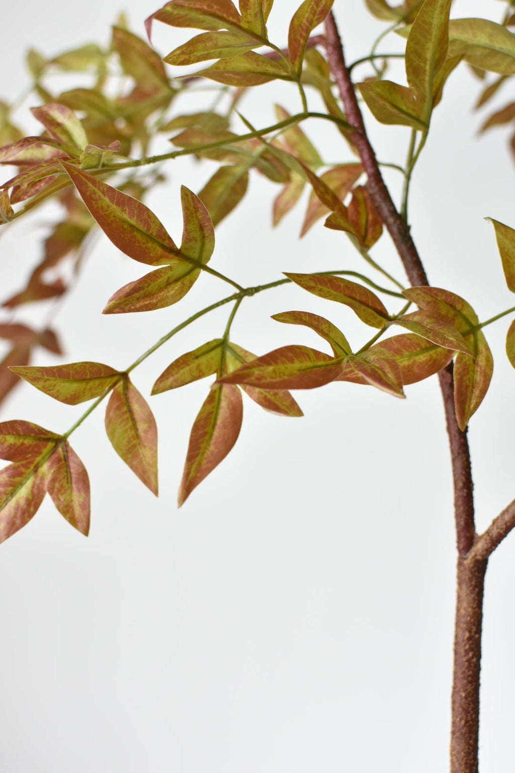 101 cm künstliches Nandina-Herbstlaub – Grün/Bordeaux