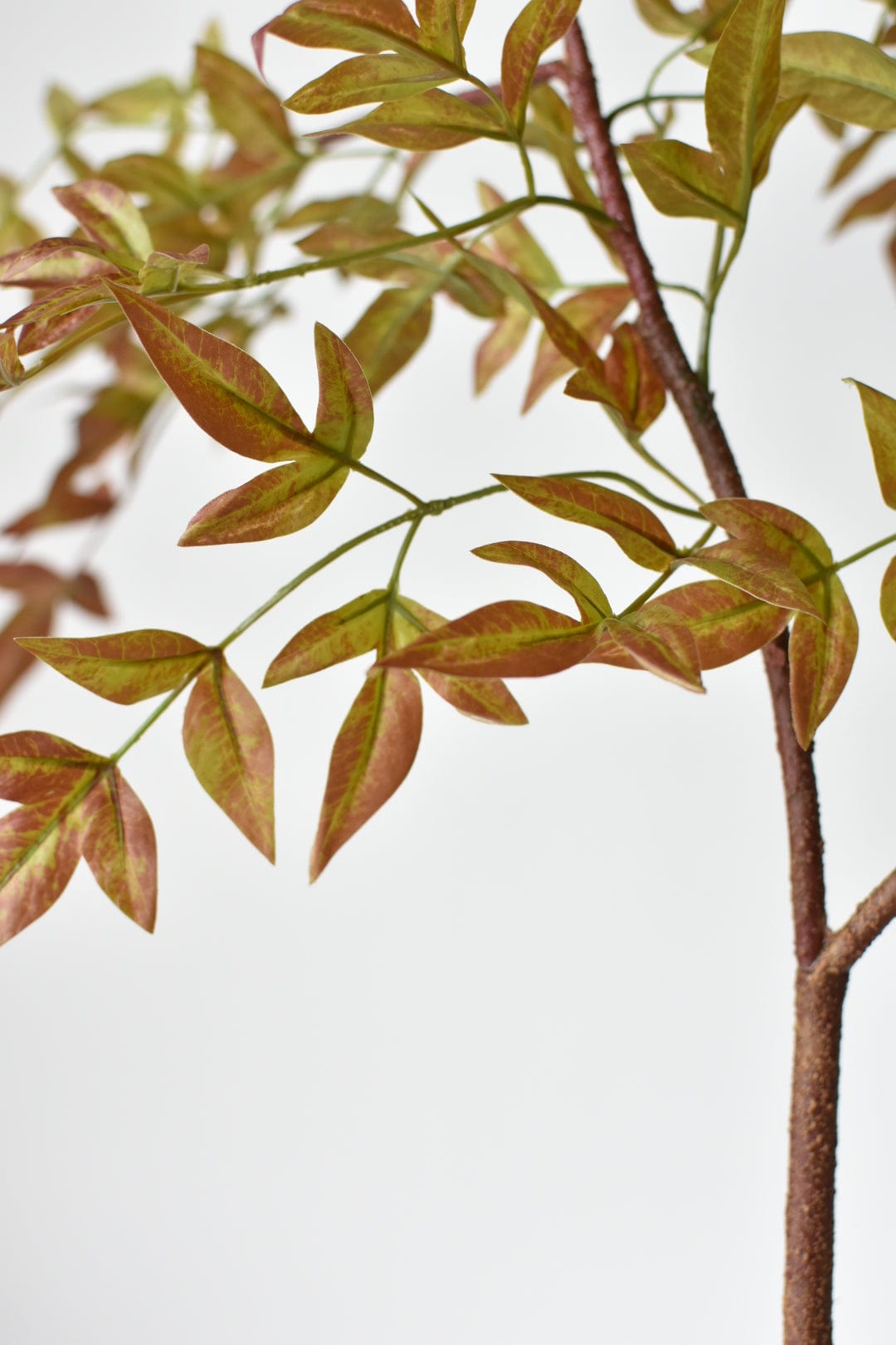 101 cm künstliches Nandina-Herbstlaub – Grün/Bordeaux