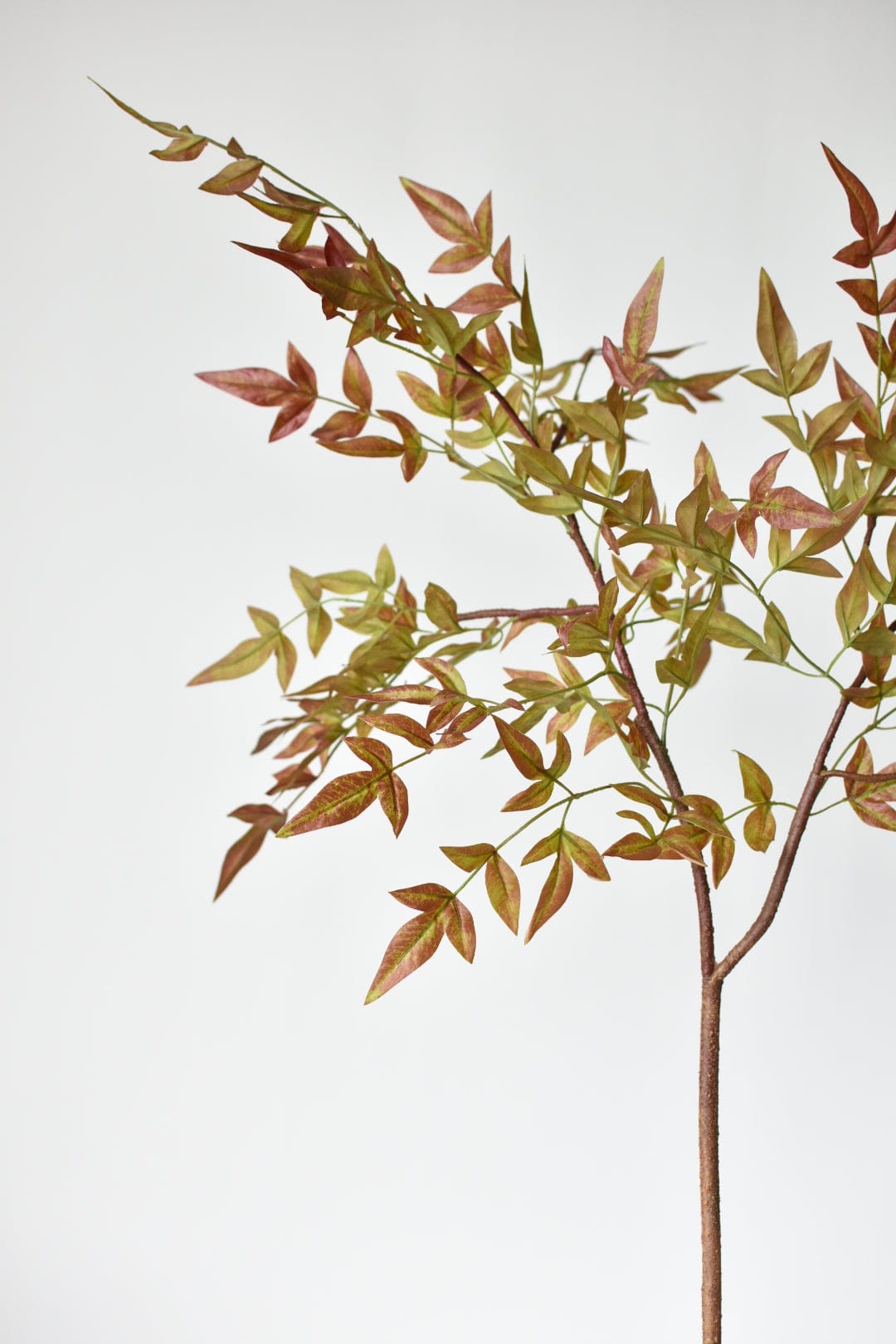 101 cm künstliches Nandina-Herbstlaub – Grün/Bordeaux