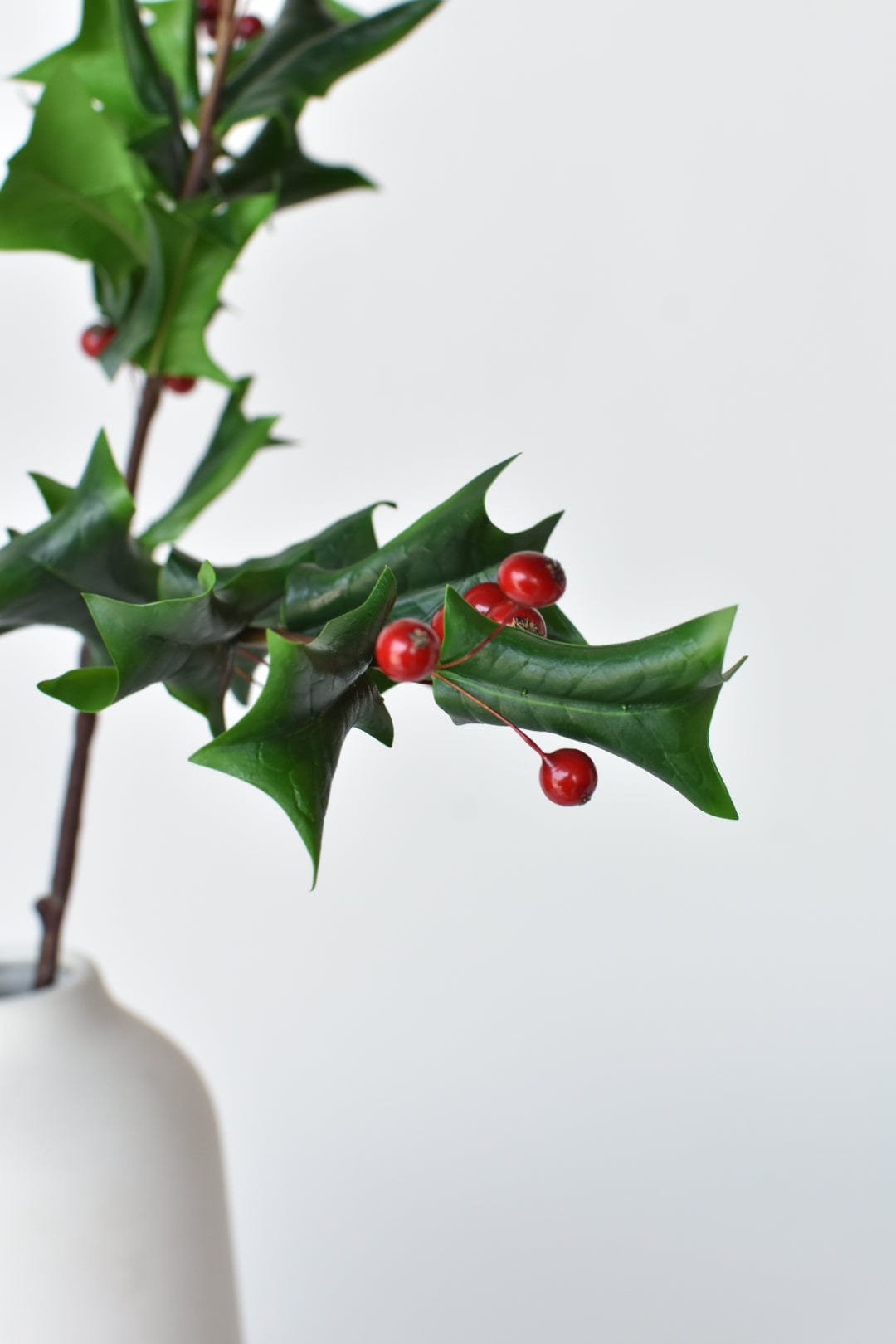 38" Künstlicher Holly-Zweig mit echter Haptik