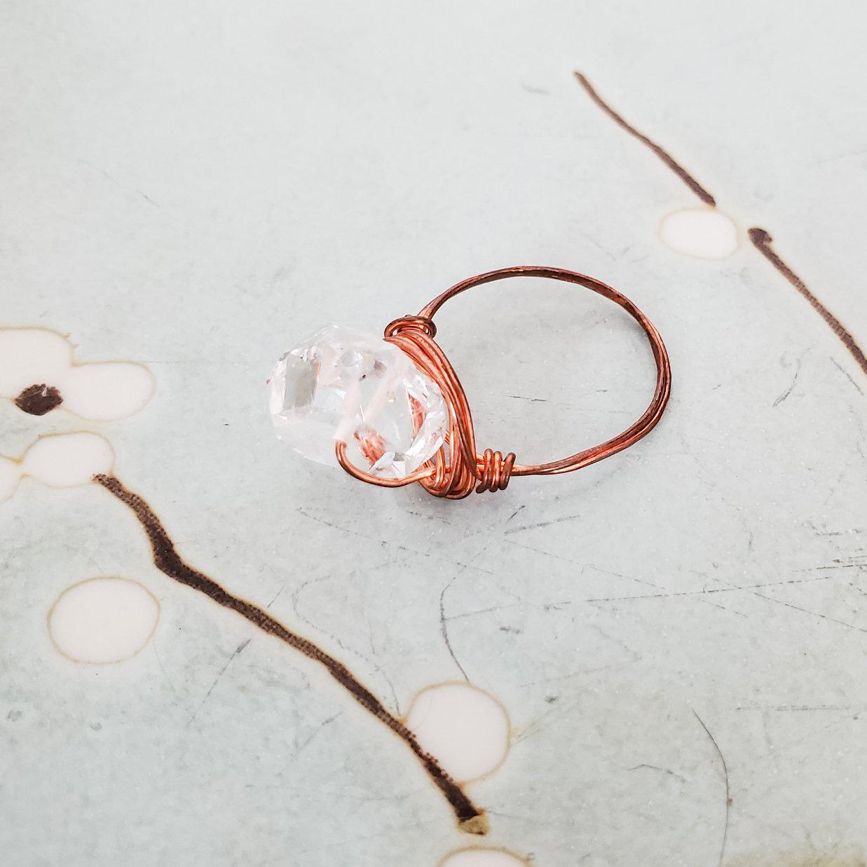 Riesiger Herkimer-Diamant-Ring mit Drahtwicklung