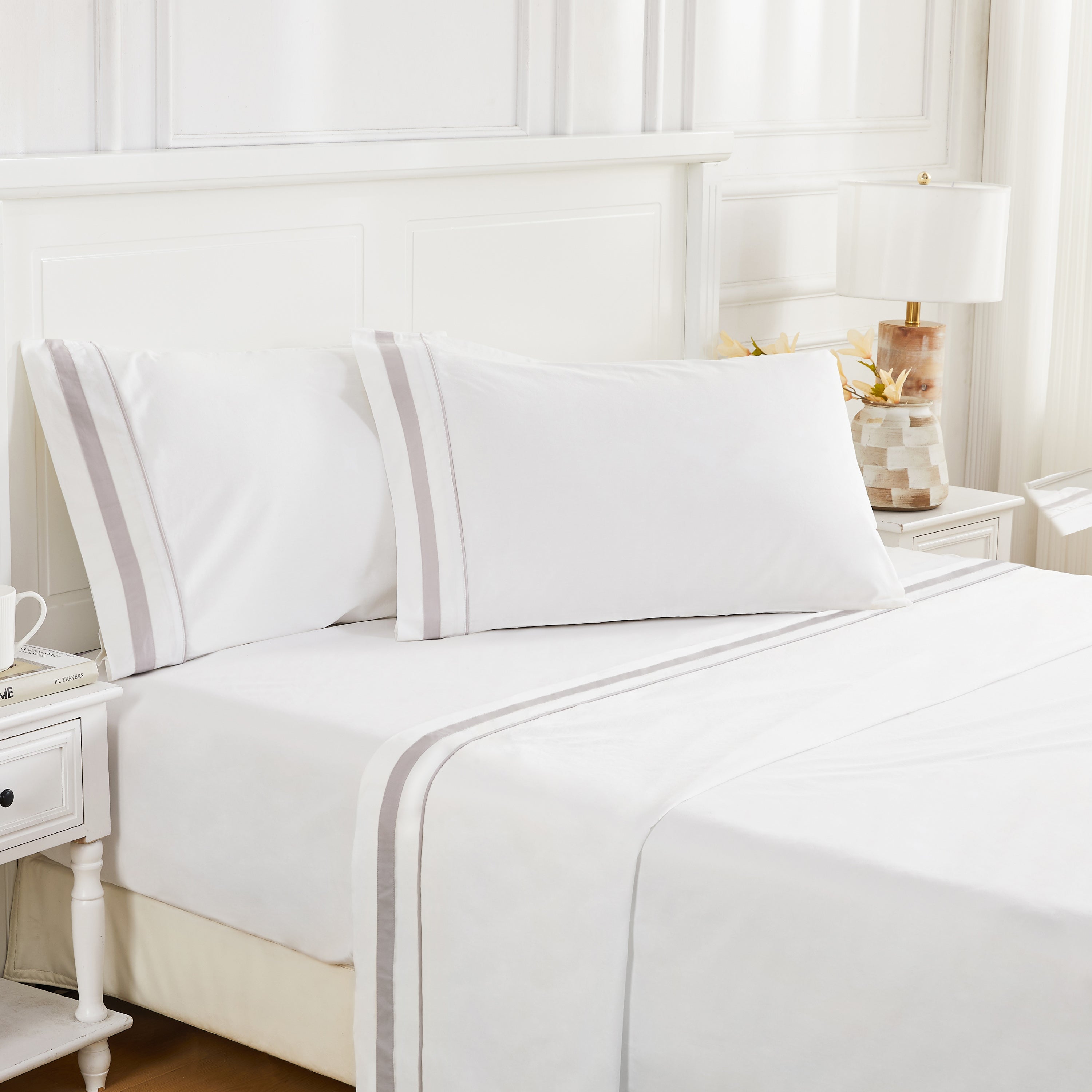 Klassisches Percale-Baumwoll-Bettlaken-Set mit Doppelborte