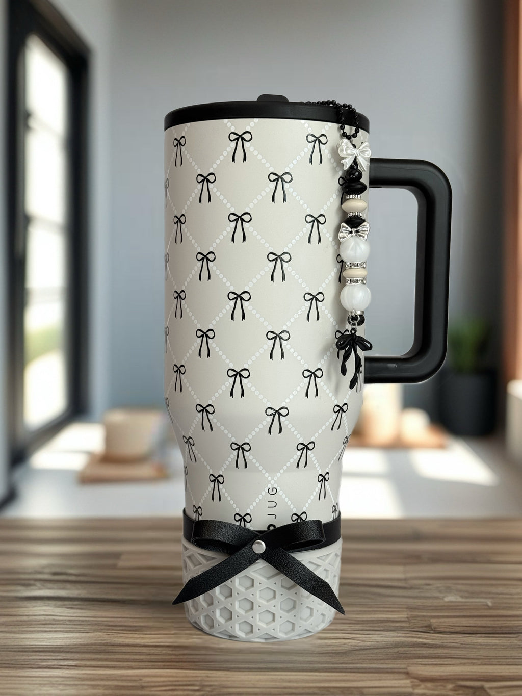Schwarzes Schleifen-Tumbler-Armband