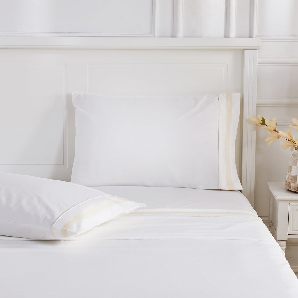 Klassisches Percale-Baumwoll-Bettlaken-Set mit Doppelborte