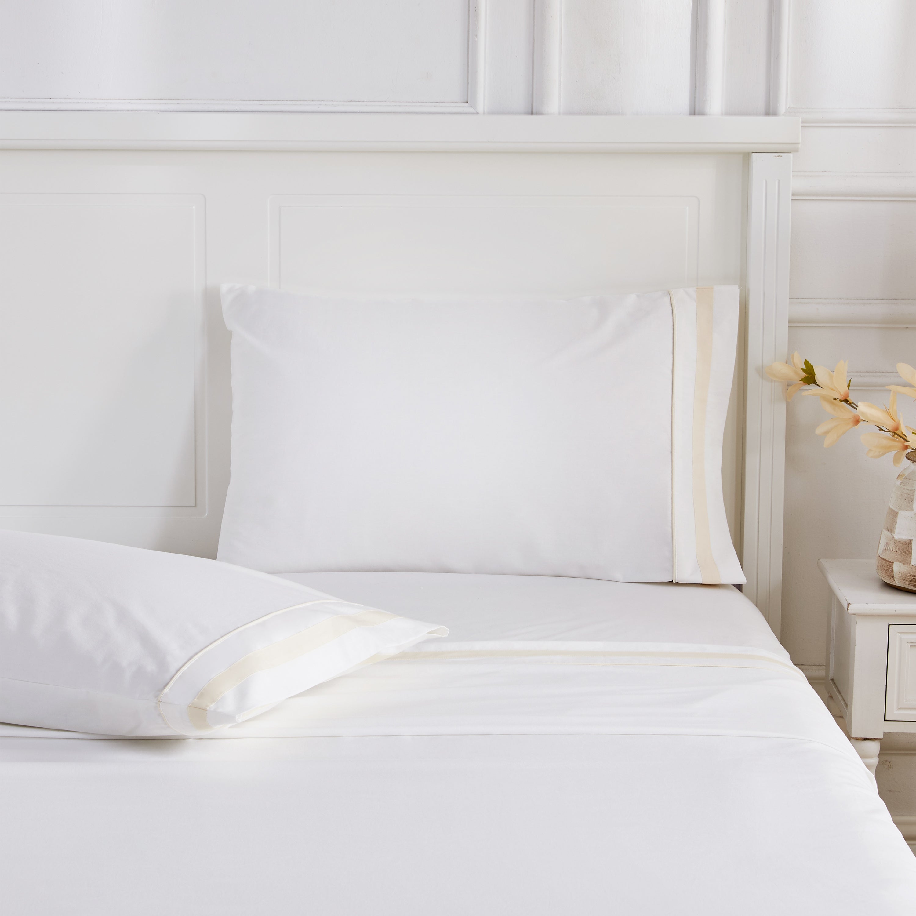 Klassisches Percale-Baumwoll-Bettlaken-Set mit Doppelborte