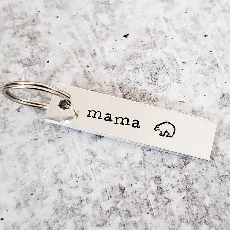 MAMA mit Bär-Emoji-Anhänger