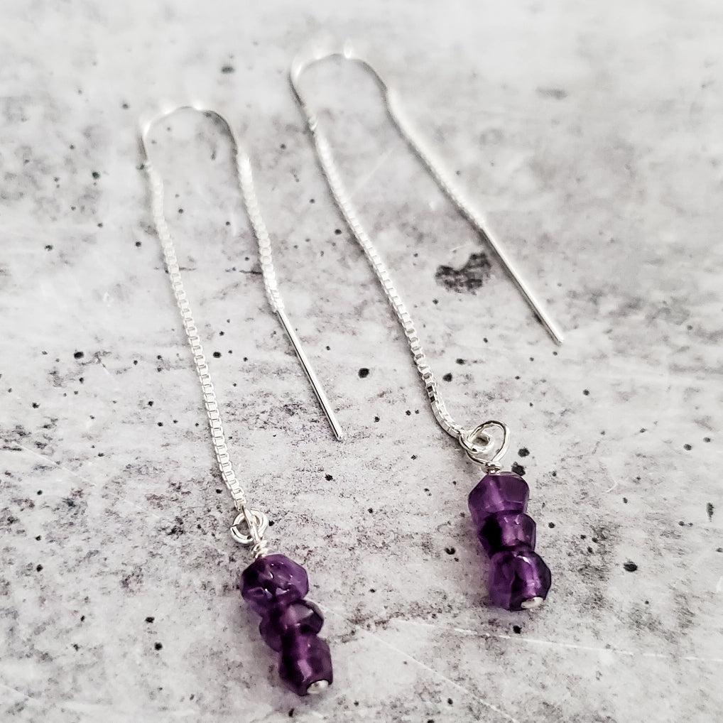 Fädelohrringe mit lila Amethystperlen