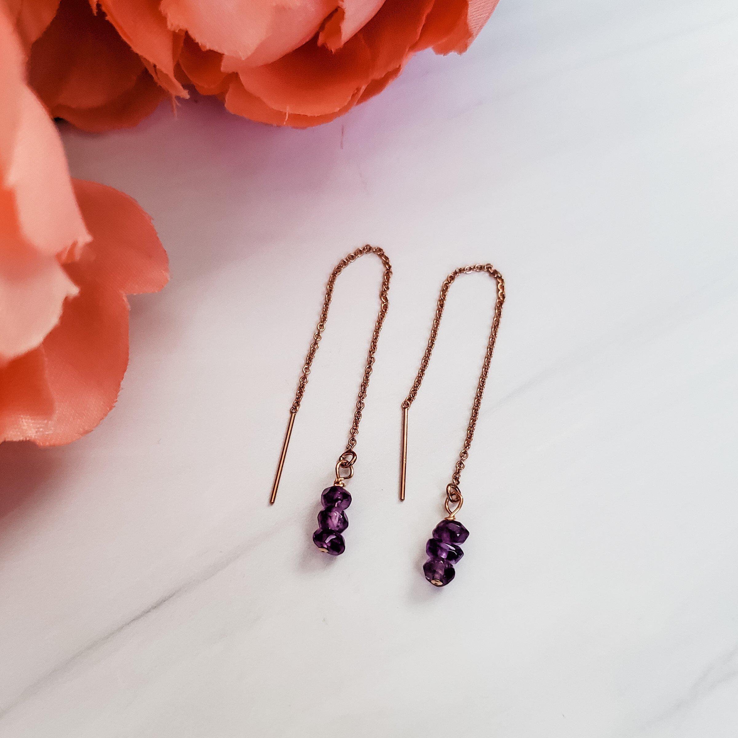 Fädelohrringe mit lila Amethystperlen