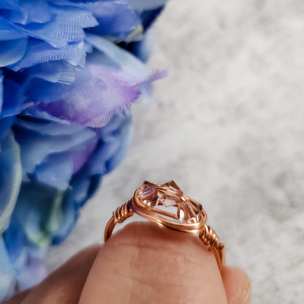 Swarovski pinker Kristallring mit Drahtwicklung