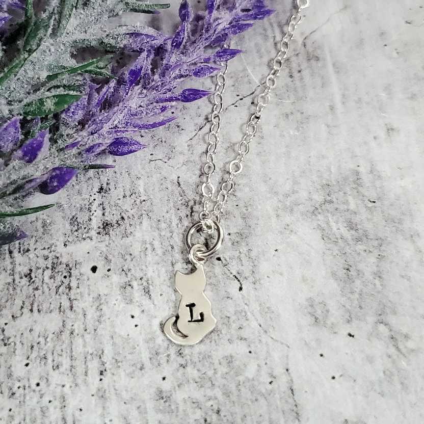 Kleine Katze Silber Initial Halskette