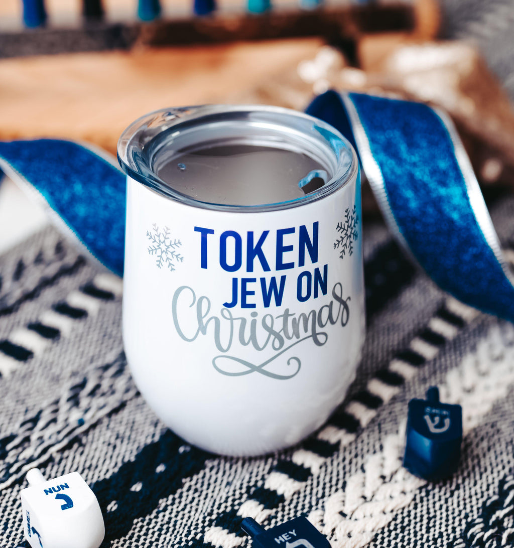 Token-Jude-auf-Weihnachten-Weinglas