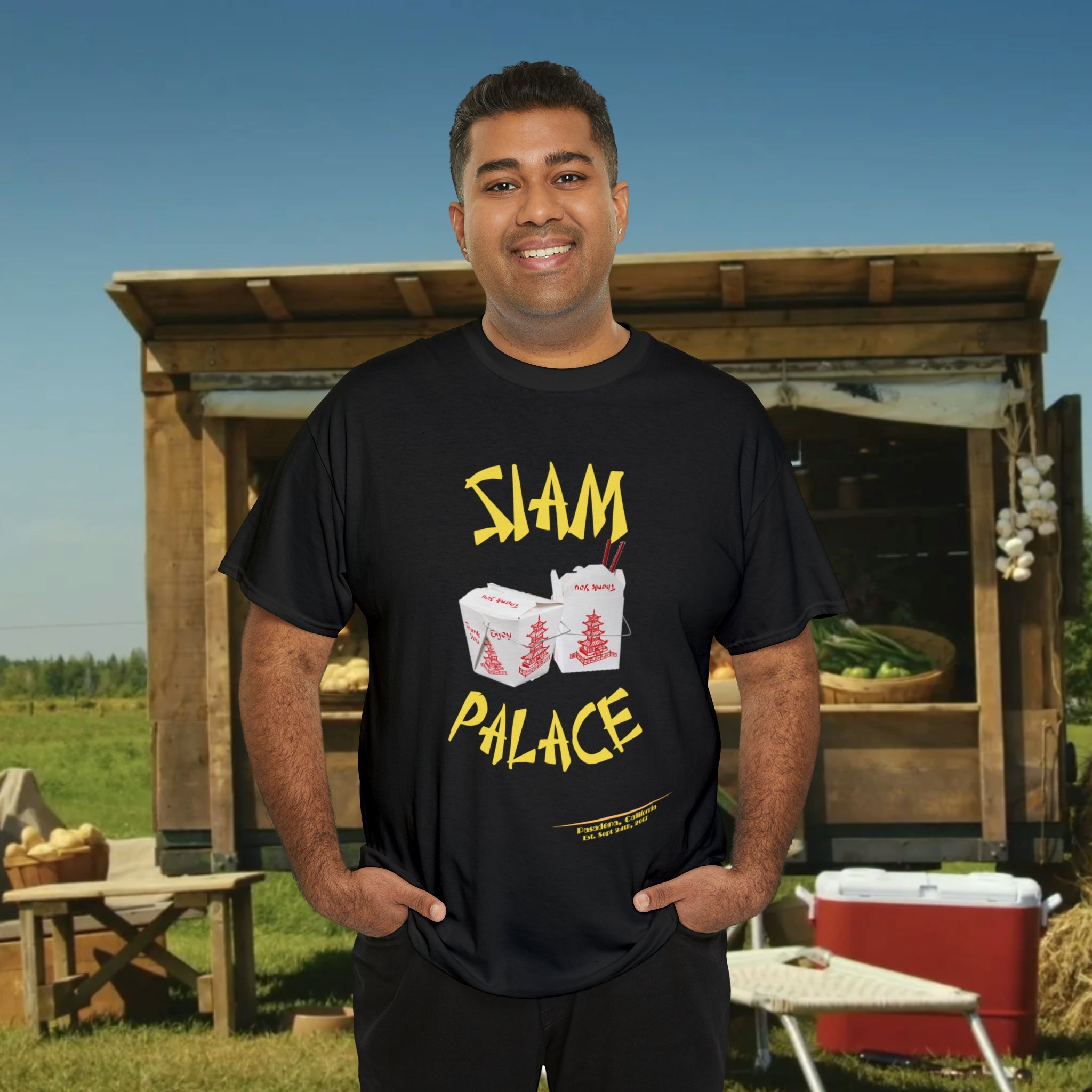"DirkyThreadz Siam Palace T-Shirt – Mutiges Take-out-Grafikdesign aus schwarzer Baumwolle"
