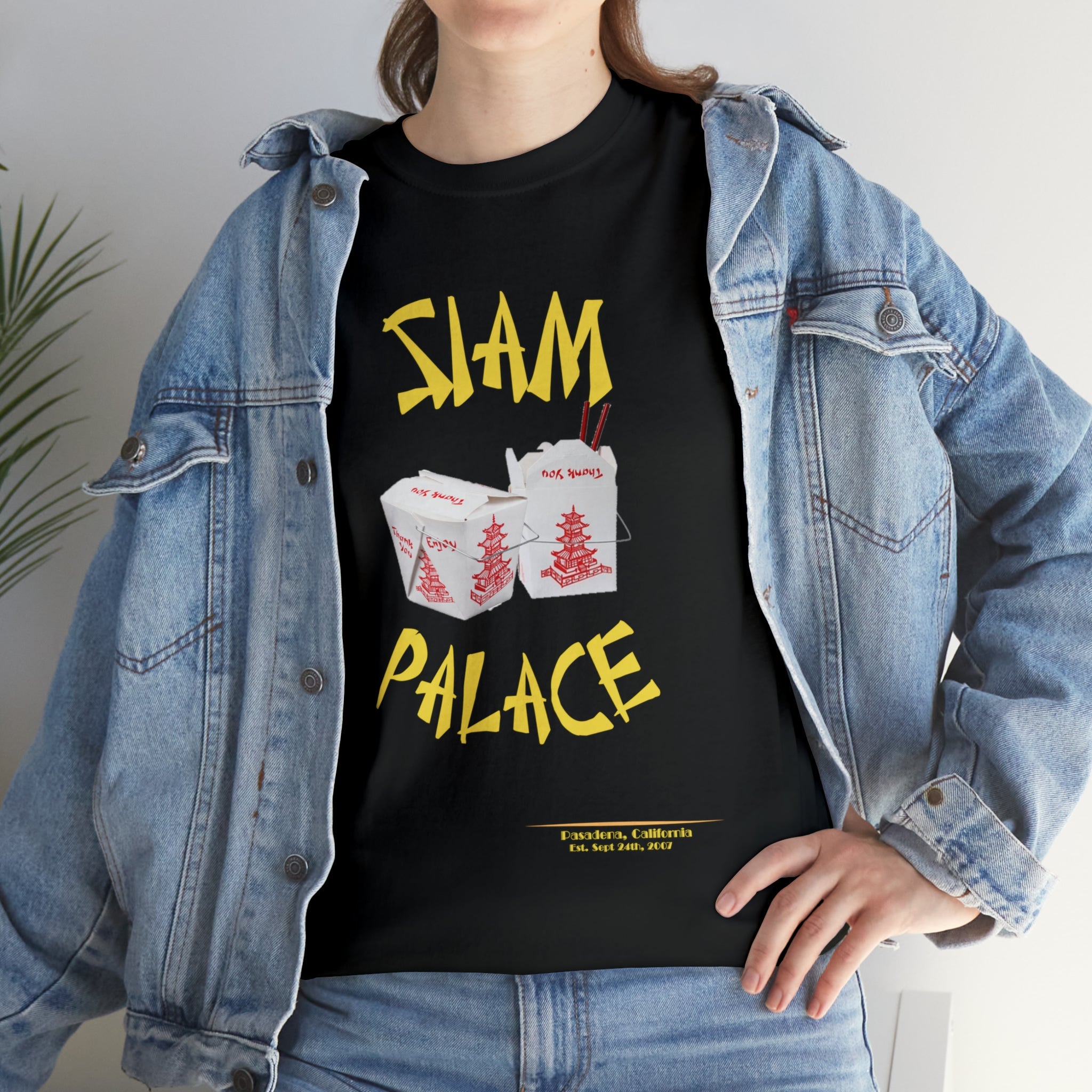 "DirkyThreadz Siam Palace T-Shirt – Mutiges Take-out-Grafikdesign aus schwarzer Baumwolle"