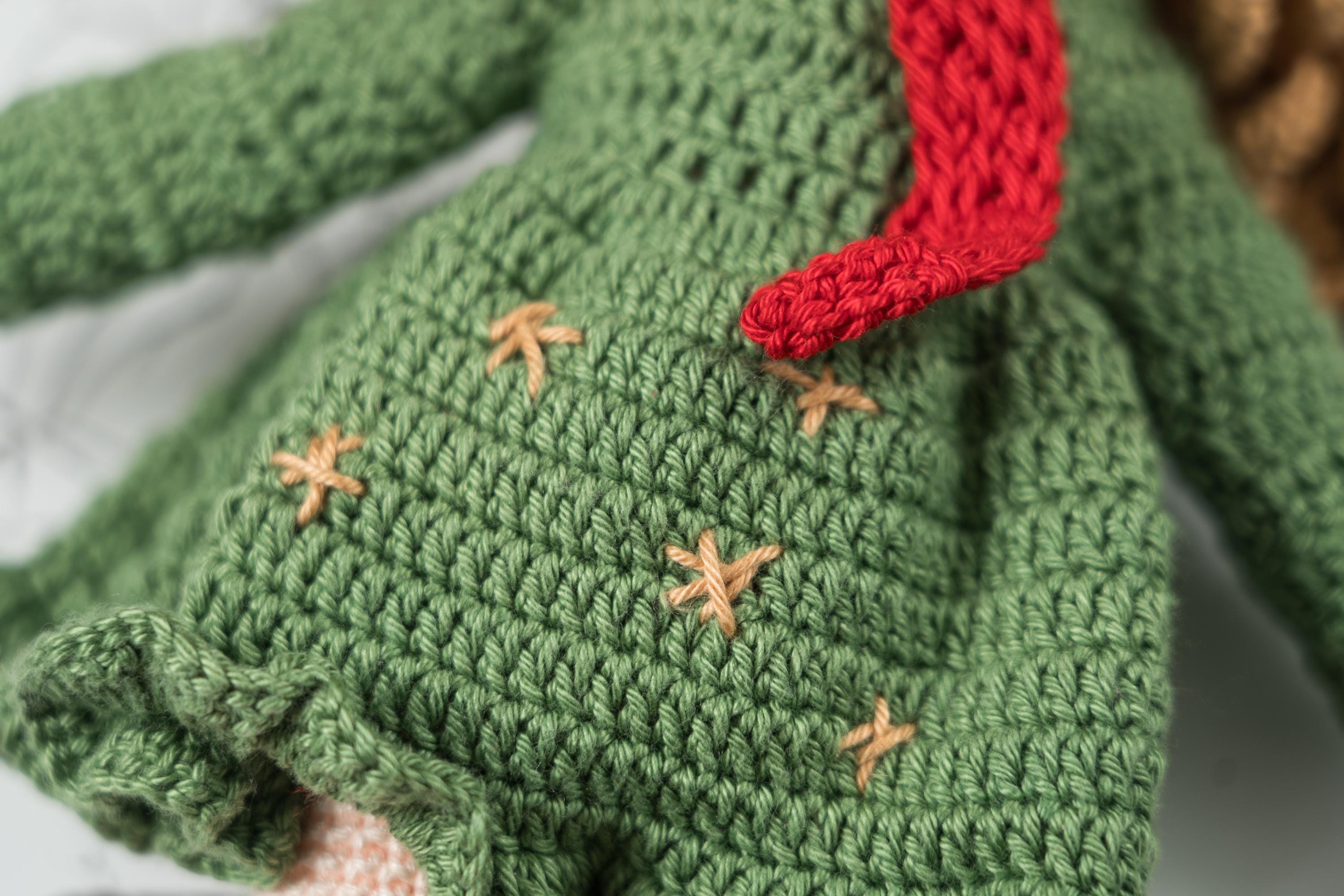 Amigurumi-Puppe zu Weihnachten, gehäkeltes Weihnachtsgeschenk