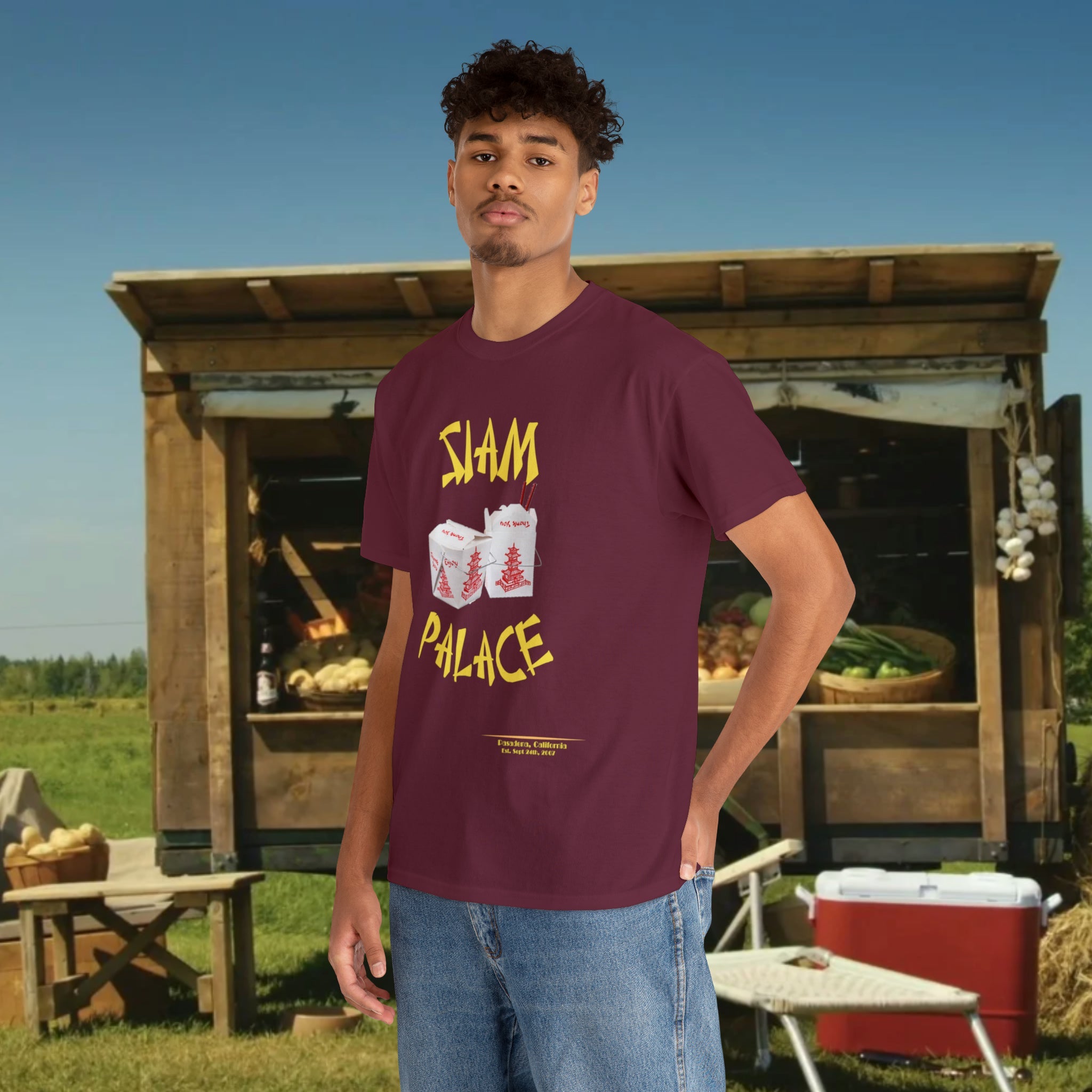 "DirkyThreadz Siam Palace T-Shirt – Mutiges Take-out-Grafikdesign aus schwarzer Baumwolle"