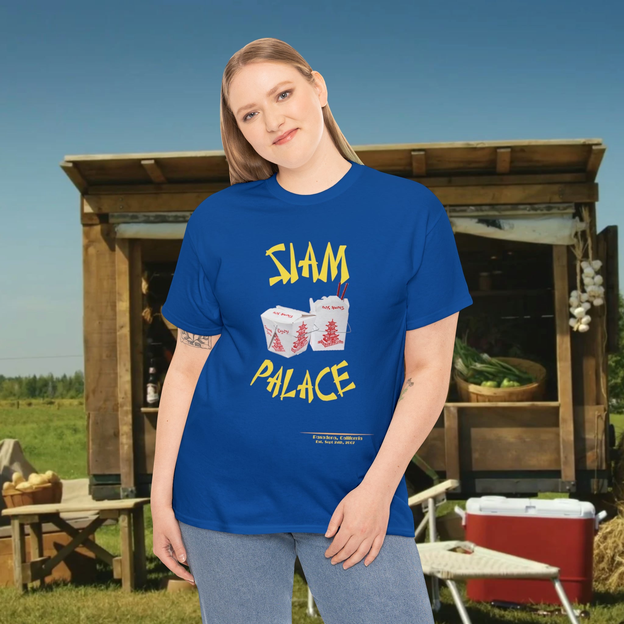 "DirkyThreadz Siam Palace T-Shirt – Mutiges Take-out-Grafikdesign aus schwarzer Baumwolle"