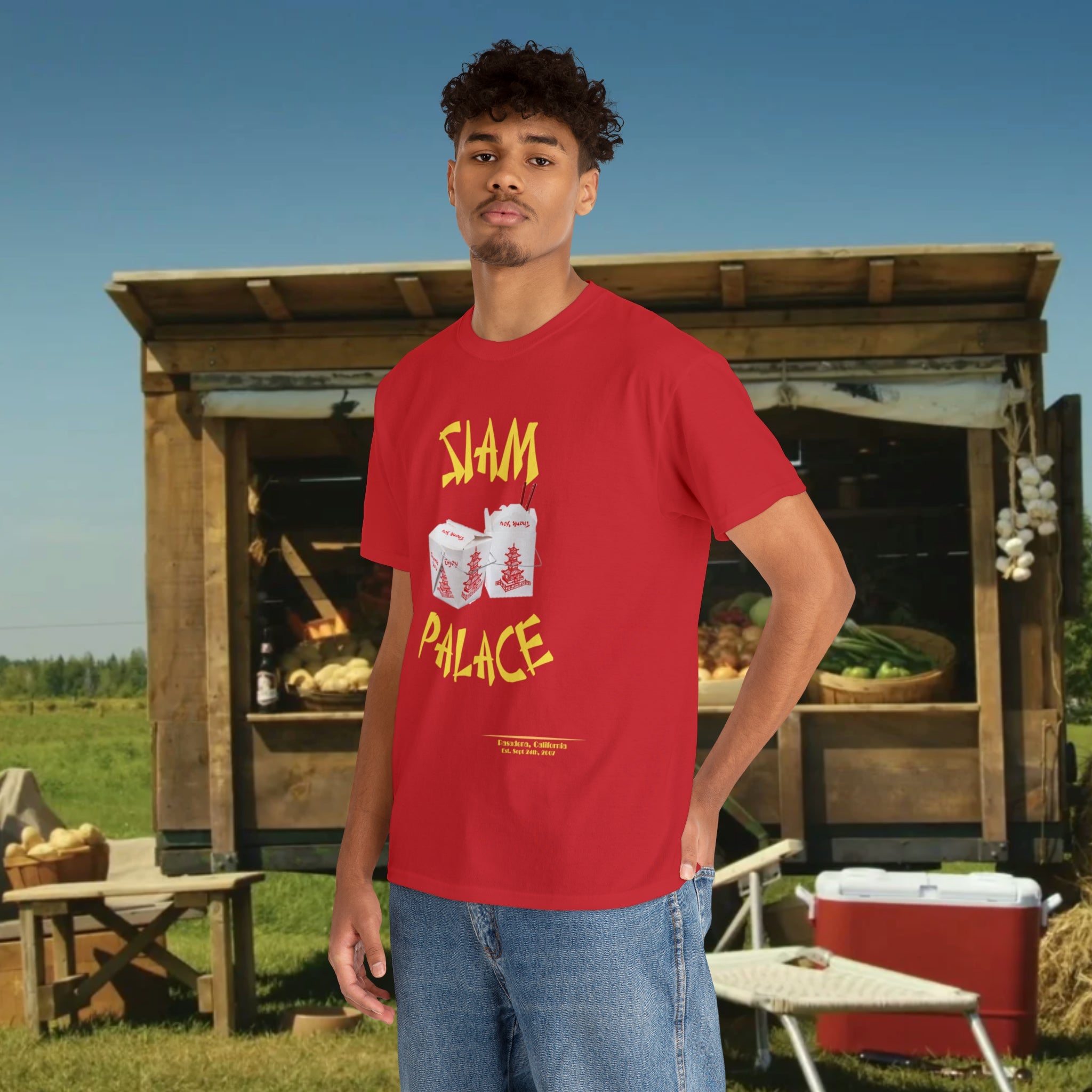 "DirkyThreadz Siam Palace T-Shirt – Mutiges Take-out-Grafikdesign aus schwarzer Baumwolle"