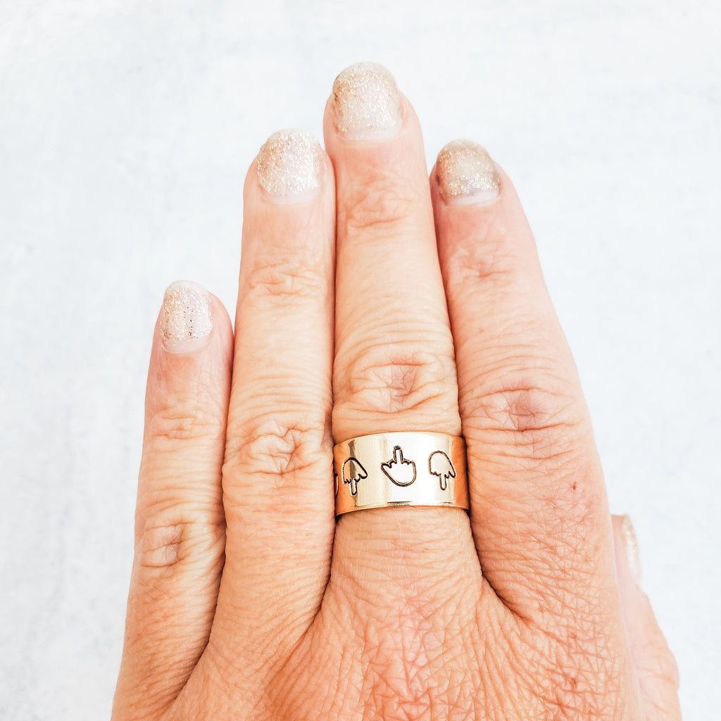 Goldener Mittelfingerring