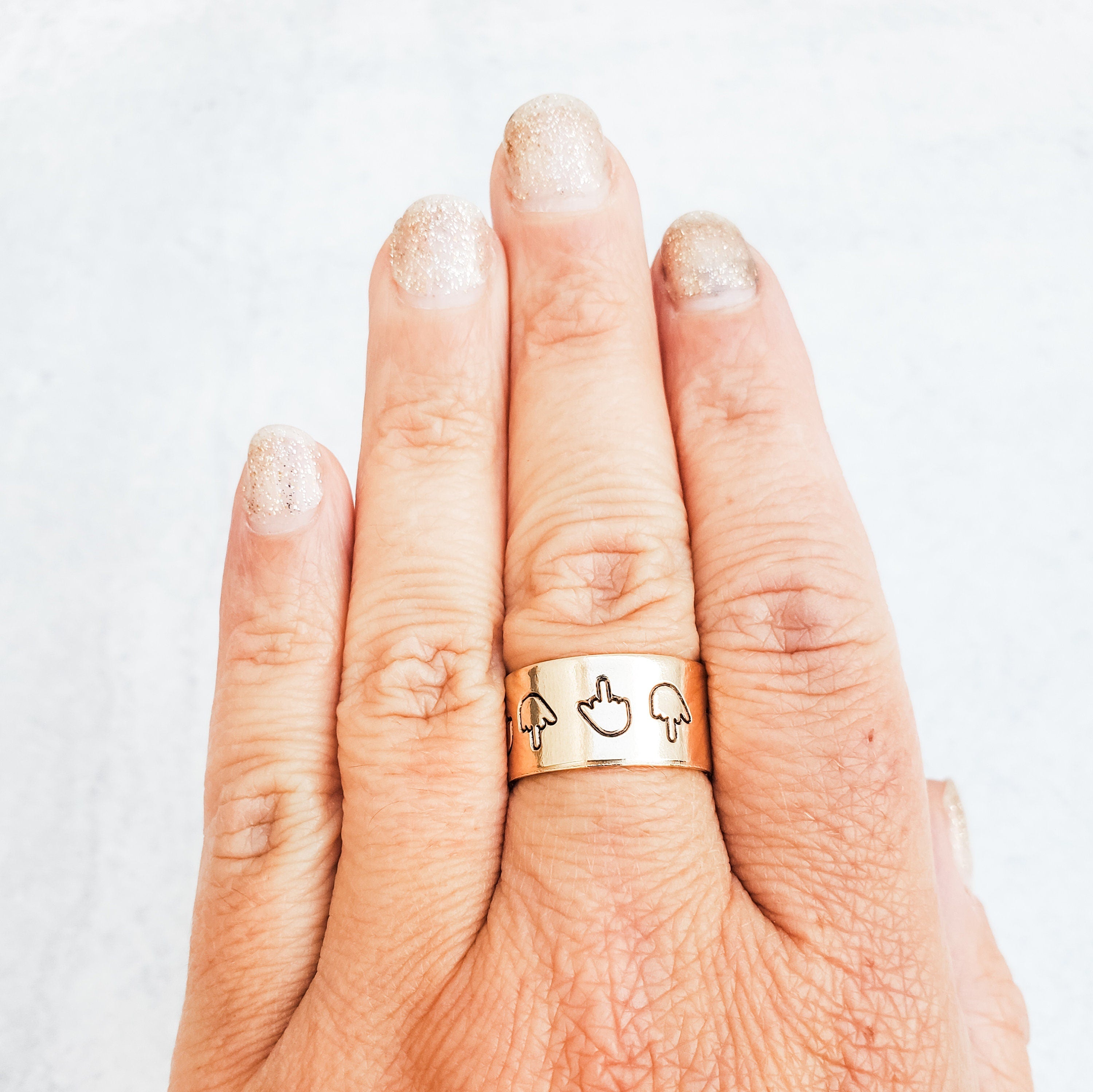 Goldener Mittelfingerring