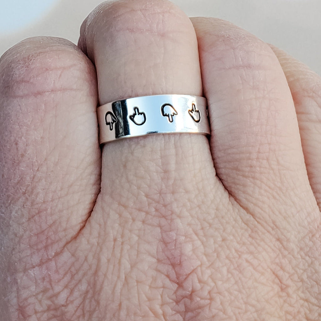 Dünner Mittelfingerring – handgestanzter offener Ring aus Aluminium oder Sterlingsilber