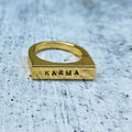 KARMA Flat Top Ring in Gold oder Silber