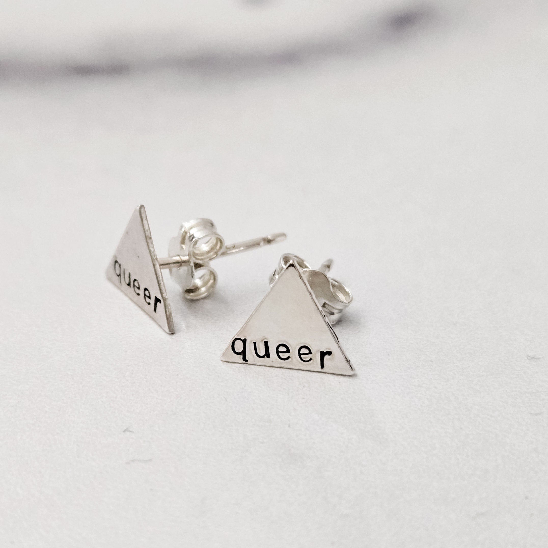 Queere Ohrstecker aus Silber